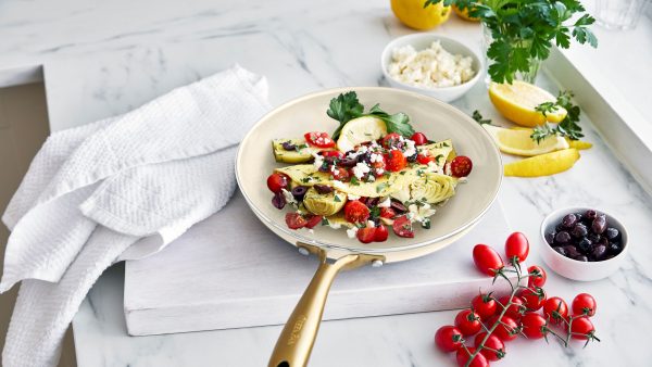 グリーンパンの人気シリーズ「Studio（ストゥディオ）」に新色「クリームホワイト」が登場しました。